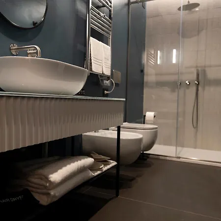 Adaram 4* نابولي