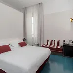 Konukevi Adaram 4*